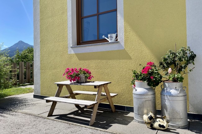 Sitzgelegenheit vor dem Haus